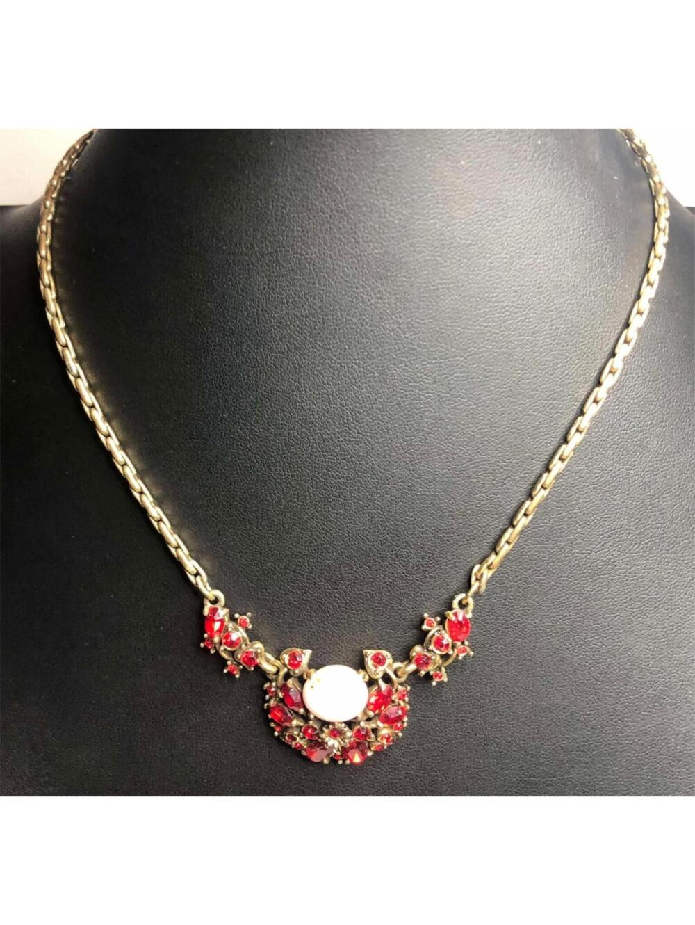 1066 Vintage Signed Holly Craft 1951 Jeweled 16'' Necklace red PInk